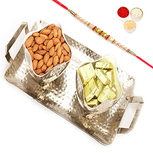 Ghasitaram Gifts Rakhi Gifts for Brothers Silver Aluminium Chocolate and Almonds Tray with Pearl Rakhi von Ghasitaram Gifts