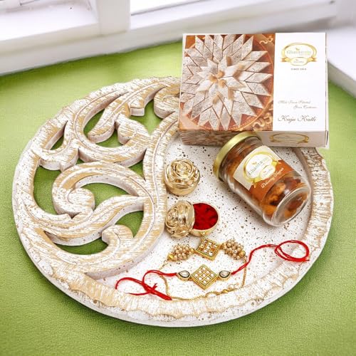 Ghasitaram Gifts Rakhi Gifts for Brothers White Wooden Thali with Mix Dryfruits, Kaju Katlis and Bhaiya Bhabhi Rakhis Ghasitaram Gifts Rakhi Gifts for Brothers White Wooden Thali with Mix Dryfruits, Kaju Katlis and Bhaiya Bhabhi Rakhis von Ghasitaram Gifts