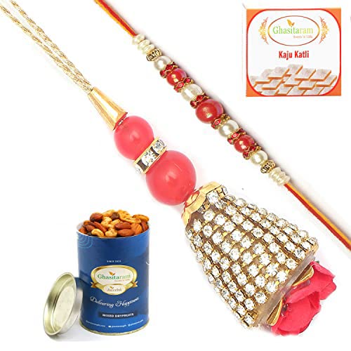 Ghasitaram Gifts Rakhis Online - Rakhi for Brother- The Glittering Chains Bhaiya Bhabhi Rakhi with 100 gms of Dryfruits Mix Can 200 gms of Kaju katli Ghasitaram Gifts Rakhis Online - Rakhi for Brother- The Glittering Chains Bhaiya Bhabhi Rakhi with 100 gms of Dryfruits Mix Can 200 gms of Kaju katli von Ghasitaram Gifts