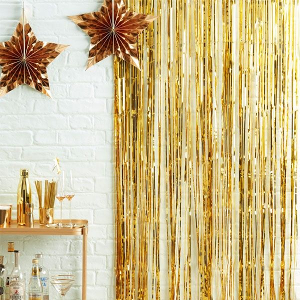 Metallic-Vorhang in gold, Foto-Hintergrund, 91cm x 2,44m von Ginger Ray