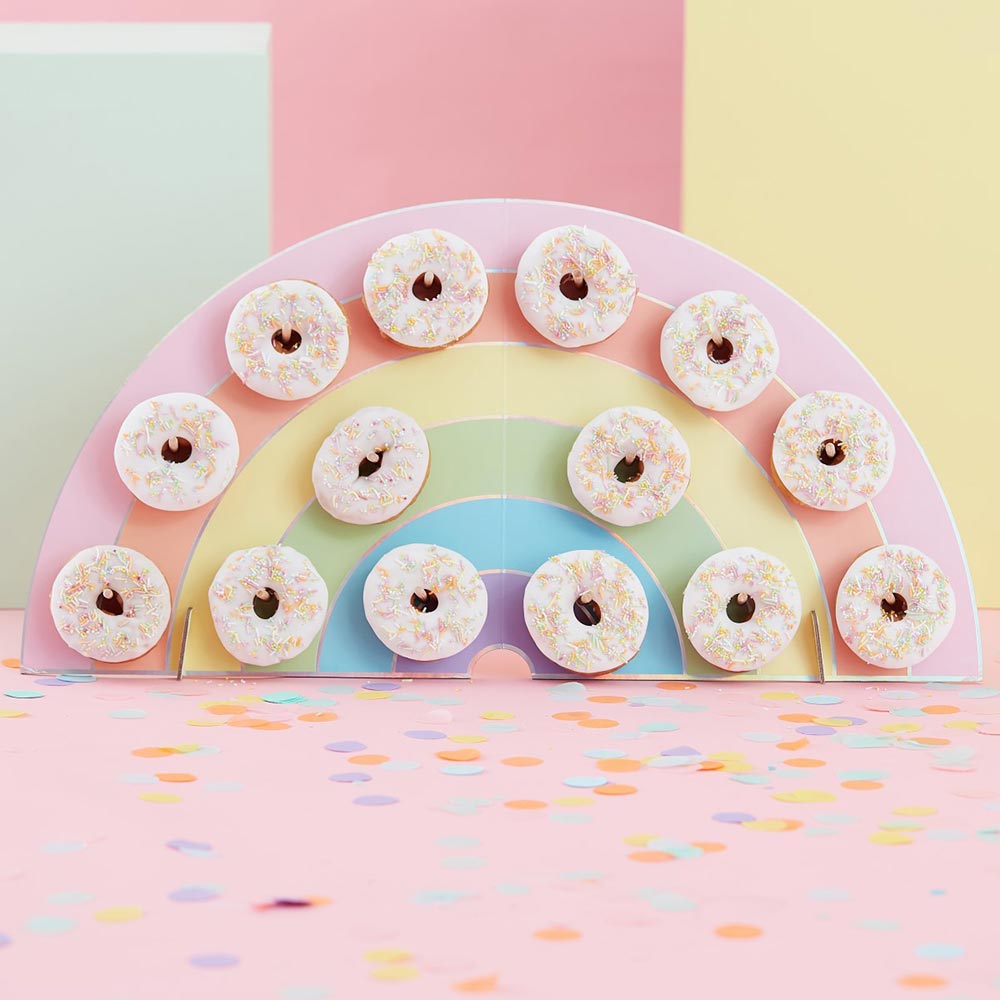 Regenbogen-Donut Wand aus Pappe für 14 Donuts, 64,5cm x 32,5cm von Ginger Ray