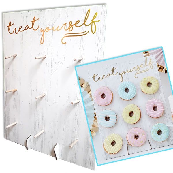 Treat Yourself Donut Wand, witzige "Etagere", Holzoptik, 32cm x 42cm von Ginger Ray