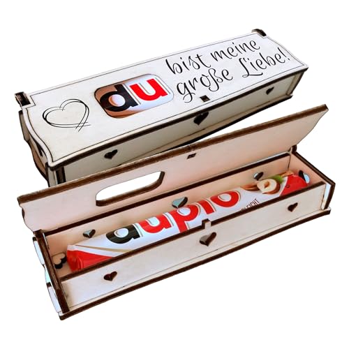 Du bist meine große Liebe! | Lasergravur auf Holz Geschenkbox mit Duplo Schokoriegel | Neues Design | Mitbringsel | Holzbox mit Spruch | Geschenkidee | Handarbeit Du bist meine große Liebe! | Lasergravur auf Holz Geschenkbox mit Duplo Schokoriegel | Neues Design | Mitbringsel | Holzbox mit Spruch | Geschenkidee | Handarbeit von Girahlutions
