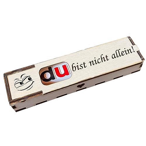 Duplo Geschenkbox mit Gravur inkl. Schokoriegel Holzbox mit Spruch Geschenkidee Schokolade Mitbringsel - Du bist nicht allein von Girahlutions