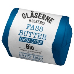 Fassbutter im Pergamentpapier, gesalzen Fassbutter im Pergamentpapier, gesalzen von Gläserne Molkerei
