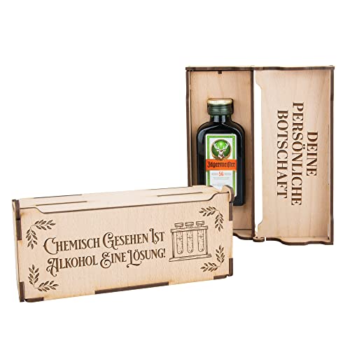 Personalisierte Geschenkebox aus Holz "Alkohol ist eine Lösung" mit Gravur und Minibottle von Glitzerversum