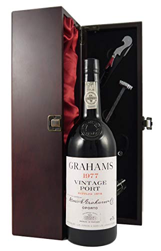 Grahams Vintage Port 1977 in einer mit Seide ausgestatetten Geschenkbox, da zu 4 Weinaccessoires, 1 x 750ml von Graham's