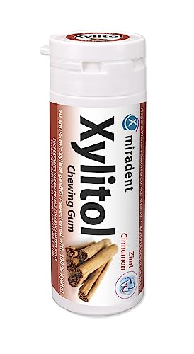 miradent Xylitol Zahnpflegekaugummi Zimt Dose 30 Stück (1 x 30 g) | würziger Geschmack | zuckerfrei | vegan | kariespräventiv | ohne Aspartam, Sorbitol, Laktose, Titanium Dioxid | für unterwegs von miradent