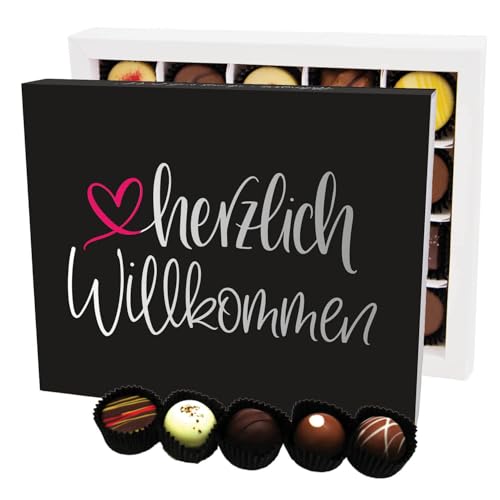 Hallingers Herzlich Willkommen XL - Manufaktur Pralinen Geschenk handmade ohne Alkohol aus Edelkakao Schokolade (Box) - Muttertagsgeschenk & Geschenkideen zum Vatertag | Geburtstag Glückwunsch Danke J von Hallingers Genuss Manufaktur