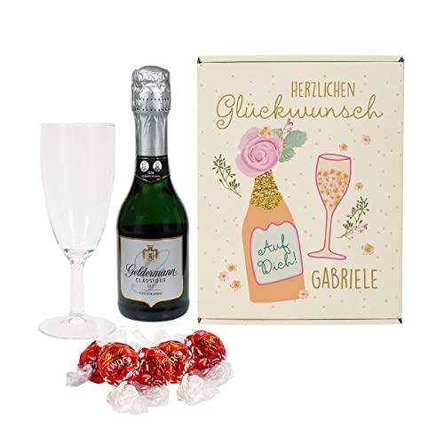 Herz & Heim® Geschenk Set mit Personalisierung inkl. Sekt, Sektglas sowie Pralinen Geburtstagsgeschenk-Idee von Herz & Heim