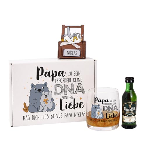 Herz & Heim® Geschenkset für Stiefpapas mit Whisky, Schokolade und bedruckten Glas in Geschenkverpackung von Herz & Heim