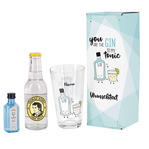 Herz & Heim® Gin Geschenkset - You are the Gin to my Tonic - mit Mini Bombay Sapphire, Thomas Henry Tonic, Longdrinkglas und schöner Verpackung mit Wunschnamen und Wunschtext von Herz & Heim