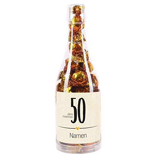 Herz & Heim® Pralinen in Champagnerflasche zur Goldhochzeit - 50 Jahre zusammen - mit Namen des Goldpaares von Herz & Heim