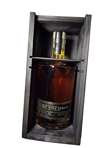 The Nine Springs - Single Malt Whisky in Holzkiste The Nine Springs - Single Malt Whisky in Holzkiste von Herzling