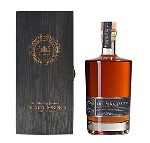 Whisky The Nine Springs Single Malt in schwarzer edler Holzbox von Herzling