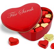 Sweetheart-Pralinenherz mit Ihrer individuellen Namens-Gravur - das genußvolle Schokoladen-Geschenk zum Muttertag - gefüllt mit Nougat-Pralinen-Herzen 320g von Historia