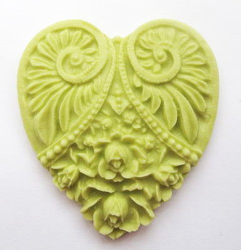 12 handgemachte 4.5cm x 5cm Herzen aus Zucker: Limettengrün / Lime Green 12 handgemachte 4.5cm x 5cm Herzen aus Zucker: Limettengrün / Lime Green von Holly Cupcakes