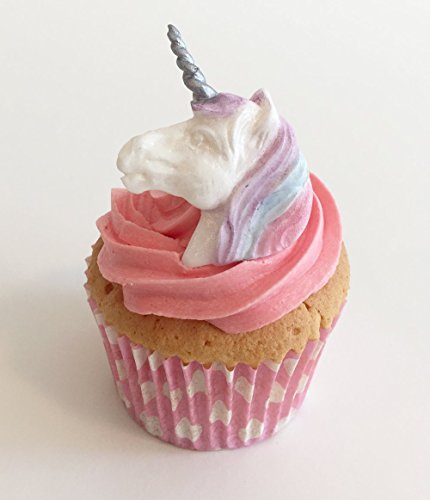 6 Handgemachte Kuchendekorationen aus Zucker: Regenbogen mit silber Horn / 6 Rainbow Unicorn Heads with Silver Horns von Holly Cupcakes