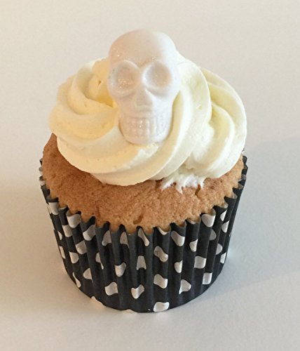 6 Handgemachte Kuchendekorationen aus Zucker: Weiße Schein-Schädel 6 Handgemachte Kuchendekorationen aus Zucker: Weiße Schein-Schädel von Holly Cupcakes