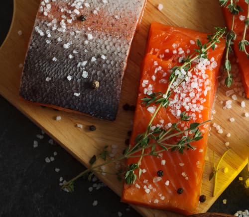 Gebeizter & kalt geräucherter Lachs - im Ganzen mit Haut Gebeizter & kalt geräucherter Lachs - im Ganzen mit Haut von Holzatelier Kumitzberg