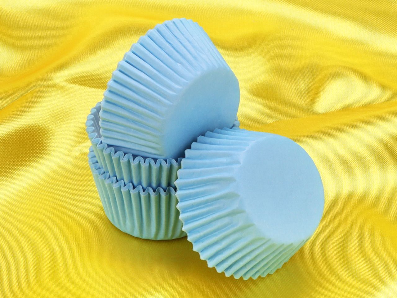 Mini-Muffinförmchen baby blue 60 Stück von House of Marie