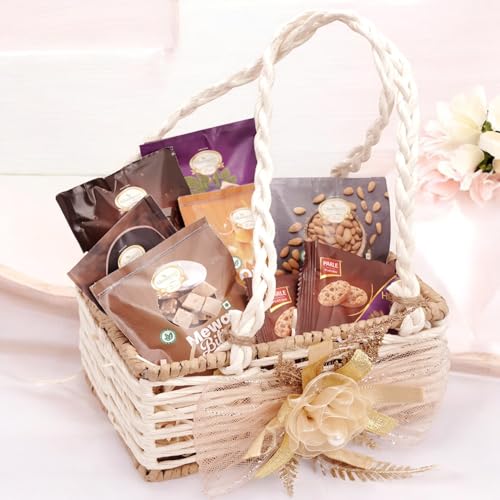 Ghasitaram Gifts Jaiccha - Jute small basket with flower with Bites and Cookies von Jaiccha