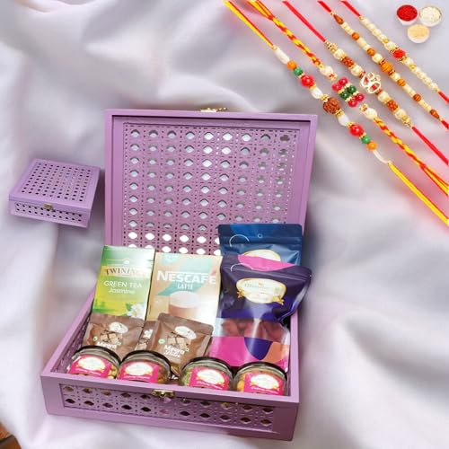Ghasitaram Gifts Jaiccha Rakhi Gifts for Brothers Big Cane Box of 13 Goodies Variation with 5 rakhis Ghasitaram Gifts Jaiccha Rakhi Gifts for Brothers Big Cane Box of 13 Goodies Variation with 5 rakhis von Jaiccha