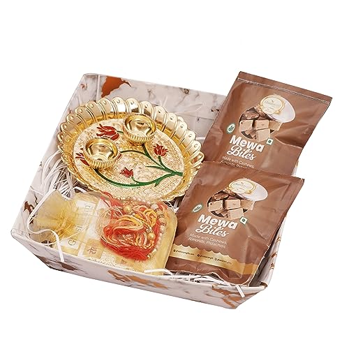 Ghasitaram Gifts Jaiccha Rakhi Gifts for Brothers - Small White Tray of Bites and Cookies with 2 Rakhis von Jaiccha