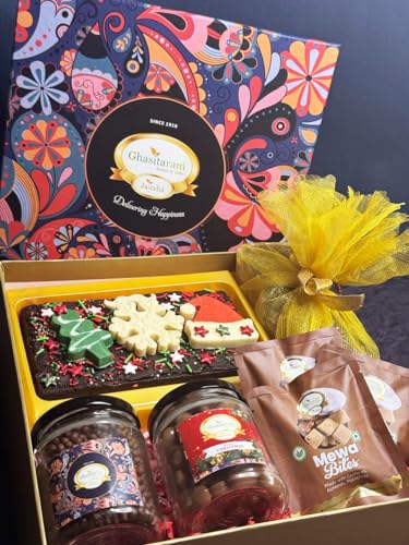 Jaiccha Ghasitaram Christmas Gift Big Hamper Box with plum cake, bark, 2 jars and pouches von Jaiccha