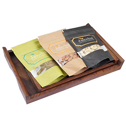 Jaiccha Ghasitaram Diwali Gifts Set of 2 Striped Wooden Trays Cashews, Almonds and Raisins von Jaiccha