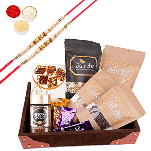 Jaiccha Ghasitaram Rakhi Gifts for Brothers Korno Tray of 6 Healthy Goodies with 2 Pearl Rakhis von Jaiccha