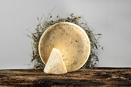 Sextner Heumilchkäse mit Thymian ganze Form ca. 1,2 kg. - Käserei Sexten Sextner Heumilchkäse mit Thymian ganze Form ca. 1,2 kg. - Käserei Sexten von Käserei Sexten