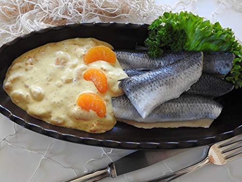 Klaassen Bismarckfilets Orangen-Senf-Dressing, marinierter Hering (ohne Haut), Soße aus Sahne und Orangen-Senf-Dressing, 500g Klaassen Bismarckfilets Orangen-Senf-Dressing, marinierter Hering (ohne Haut), Soße aus Sahne und Orangen-Senf-Dressing, 500g von IHR FACHGESCHÄFT KLAASSEN