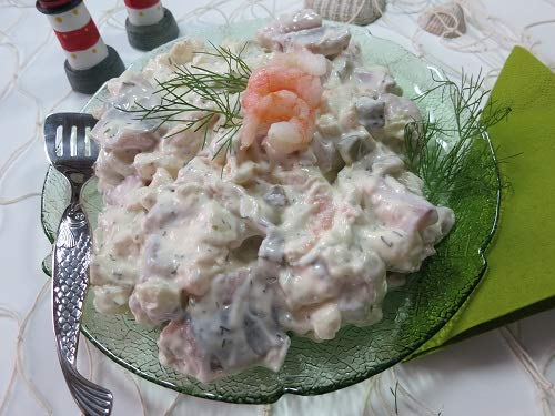 Klaassen Matjes-Symphonie, Matjesfilets in Stücken, Eismeergarnelen, Äpfel, Gurke, Zwiebeln, 250g Klaassen Matjes-Symphonie, Matjesfilets in Stücken, Eismeergarnelen, Äpfel, Gurke, Zwiebeln, 250g von IHR FACHGESCHÄFT KLAASSEN