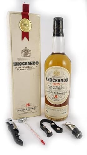 Knockando 23 year old Malt Whisky 1967 in einer mit Seide ausgestatetten Geschenkbox, 1 x 700ml Knockando 23 year old Malt Whisky 1967 in einer mit Seide ausgestatetten Geschenkbox, 1 x 700ml von Knockando 23 Malt