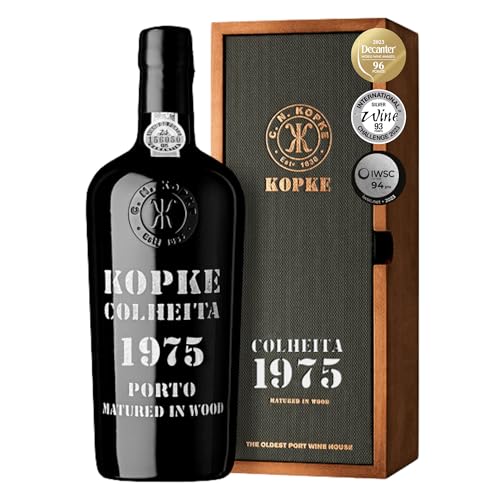 Kopke Portwein Tawny Colheita 1975, Portwein Rot in edler Geschenkbox, Dessertwein im Holzfass gereift, Alkohol Geschenke, Geschenk zum 50. Geburtstag für Männer & Frauen, 0,75l, 20% Vol. Kopke Portwein Tawny Colheita 1975, Portwein Rot in edler Geschenkbox, Dessertwein im Holzfass gereift, Alkohol Geschenke, Geschenk zum 50. Geburtstag für Männer & Frauen, 0,75l, 20% Vol. von Sogevinus