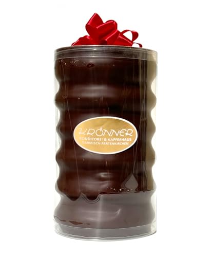 Krönner Baumkuchen mit Zartbitterkuvertüre 1250 g – Leckerer Baumkuchen Zartbitter aus besten Zutaten – hochwertige Handwerkskunst – Baumkuchen kaufen – Hochqualitativer Fertigkuchen Krönner Baumkuchen mit Zartbitterkuvertüre 1250 g – Leckerer Baumkuchen Zartbitter aus besten Zutaten – hochwertige Handwerkskunst – Baumkuchen kaufen – Hochqualitativer Fertigkuchen von KRÖNNER KAFFEEHAUS . KONDITOREI . CHOCOLATIER GARMISCH-PARTENKIRCHEN