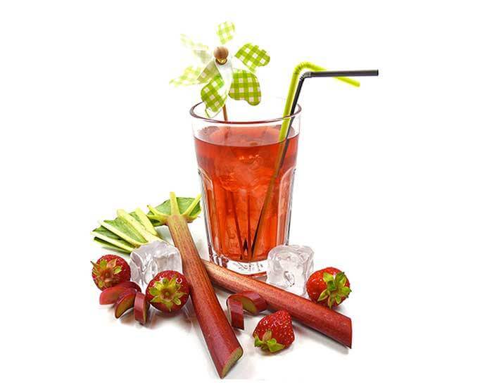 ICE TEA »Erdbeer-Rhabarber-Bowle Eistee« ICE TEA »Erdbeer-Rhabarber-Bowle Eistee«