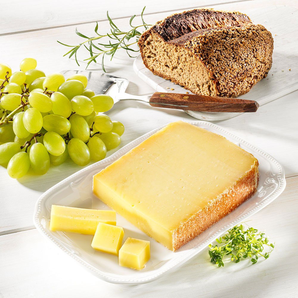 Käse Baldauf 1862 Meisterstück, im Stück Käse Baldauf 1862 Meisterstück, im Stück von Baldauf