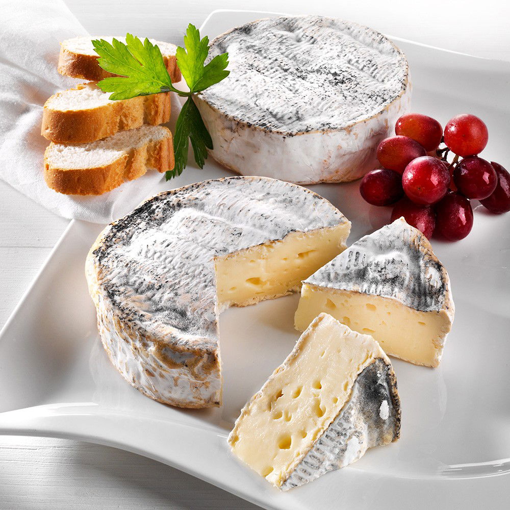 Käse Trüffel Camembert, im Stück Käse Trüffel Camembert, im Stück von Fromagerie Maitre Pennec