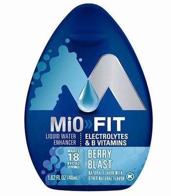MiO Fit Water Enhancer - Berry Blast, makes 18 servings + Vitamins, 1.62 oz each, (Pack of 5) by Mio