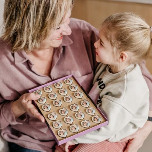 Pralinen mit Foto in Geschenkbox 24 Stück - Personalisierte Pralinen mit Foto in Herzform mit deinem Lieblingsfoto (24 Stück - Pralinen mit Foto) von your surprise