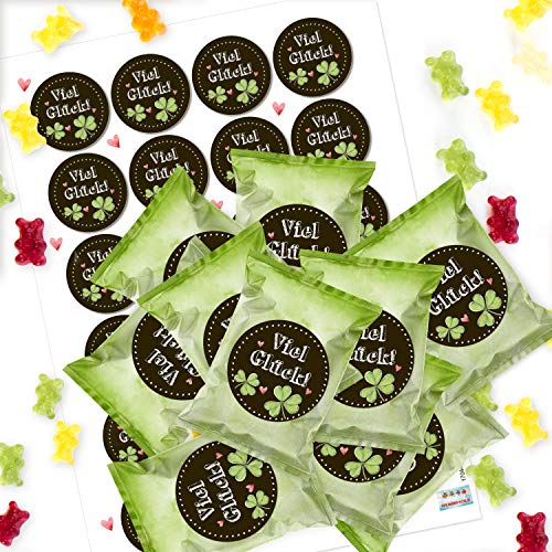 Logbuch-Verlag 24 Silvester kleine Süßigkeiten VIEL GLÜCK Mini-Geschenke Gummibärchen in Tütchen grün Kleeblatt Glücksbringer Neujahr von Logbuch-Verlag