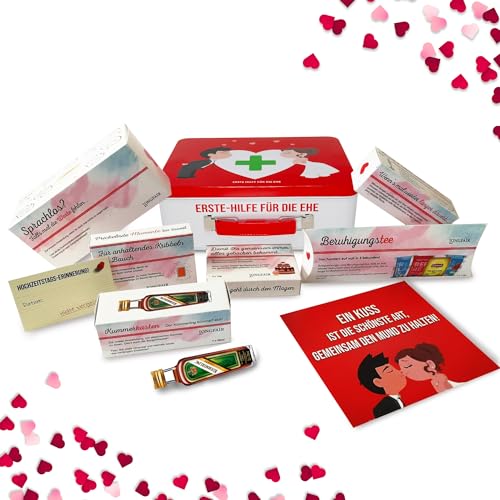 Hochzeitsgeschenk | Erste Hilfe Set für die Ehe, witziger Sanikasten | 9-teilig | Geschenk-Box zur Hochzeit / Valentinstag Hochzeitsgeschenk | Erste Hilfe Set für die Ehe, witziger Sanikasten | 9-teilig | Geschenk-Box zur Hochzeit / Valentinstag von Longfair