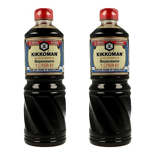 Kikkoman Sojasauce 2x1 Liter - MHD 07.2025 - natürlich gebraut in der praktischen PET Spenderflasche mit Gratis MIGASE Teigkarte von MIGASE