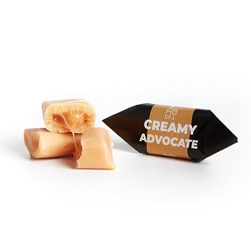 Traditionelle Karamellbonbons - Frisch Fudge - Geschmack: Cremiger Eierlikör - Mr Fudgesto Süßigkeiten aus Karamell - Kuhbonbon - Box 900 g Traditionelle Karamellbonbons - Frisch Fudge - Geschmack: Cremiger Eierlikör - Mr Fudgesto Süßigkeiten aus Karamell - Kuhbonbon - Box 900 g von MR FUDGESTO Artisan Delicacies