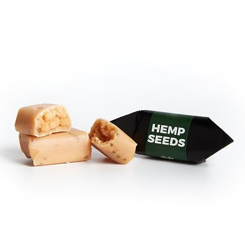 Traditionelle Karamellbonbons - Handgefertigt & Frisch Fudge - Geschmack: Hanfsamen - Mr Fudgesto Süßigkeiten aus Karamell - Kuhbonbon - Box 900 g Traditionelle Karamellbonbons - Handgefertigt & Frisch Fudge - Geschmack: Hanfsamen - Mr Fudgesto Süßigkeiten aus Karamell - Kuhbonbon - Box 900 g von MR FUDGESTO Artisan Delicacies