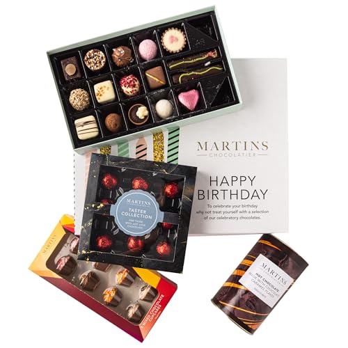 Martin's Chocolatier Blauer Geburtstagskorb – Luxuriöse Schokoladenbox, gemischte Schokoladentrüffel und Karamellschokoladenflocken, Geschenk-Set Martin's Chocolatier Blauer Geburtstagskorb – Luxuriöse Schokoladenbox, gemischte Schokoladentrüffel und Karamellschokoladenflocken, Geschenk-Set von Martins Chocolatier