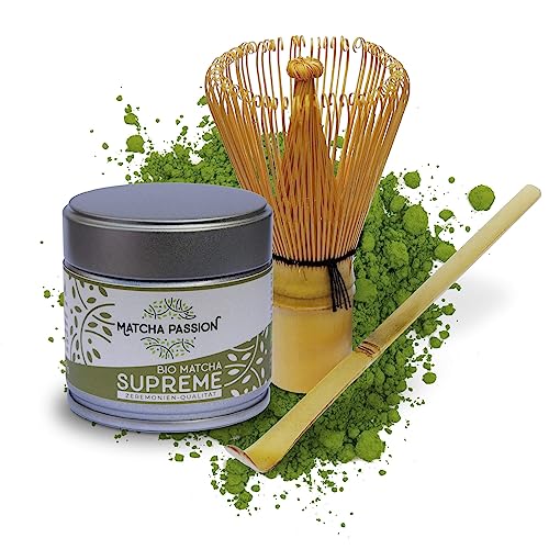 MATCHA PASSION Bio Matcha Supreme 30g Pulver mit Bambusbesen & Bambuslöffel - Zeremonie Qualität, Kagoshima Japan - purer Genuß - Usucha und Koicha geeignet - Vegan - Superfood MATCHA PASSION Bio Matcha Supreme 30g Pulver mit Bambusbesen & Bambuslöffel - Zeremonie Qualität, Kagoshima Japan - purer Genuß - Usucha und Koicha geeignet - Vegan - Superfood von Matcha Passion