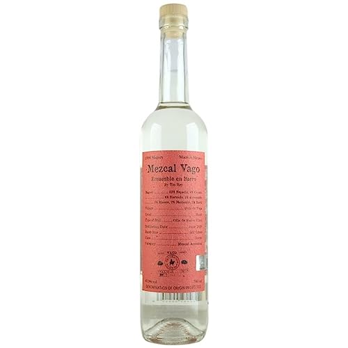 Mezcal vago artesanal ensamble en barro tio rey Mezcal vago artesanal ensamble en barro tio rey von Mezcal vago artesanal